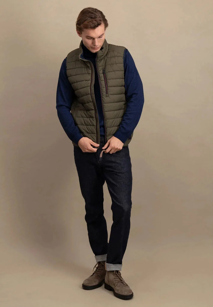 fynch-hatton-Light Weight Gilet Cloud Dark Khaki
