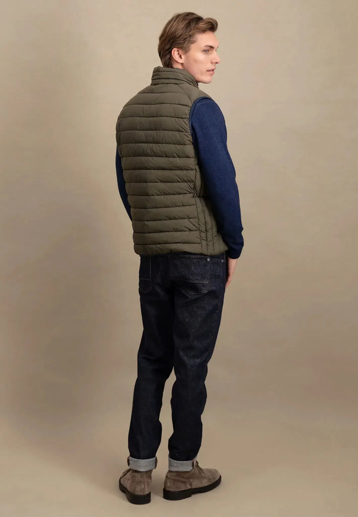 fynch-hatton-Light Weight Gilet Cloud Dark Khaki