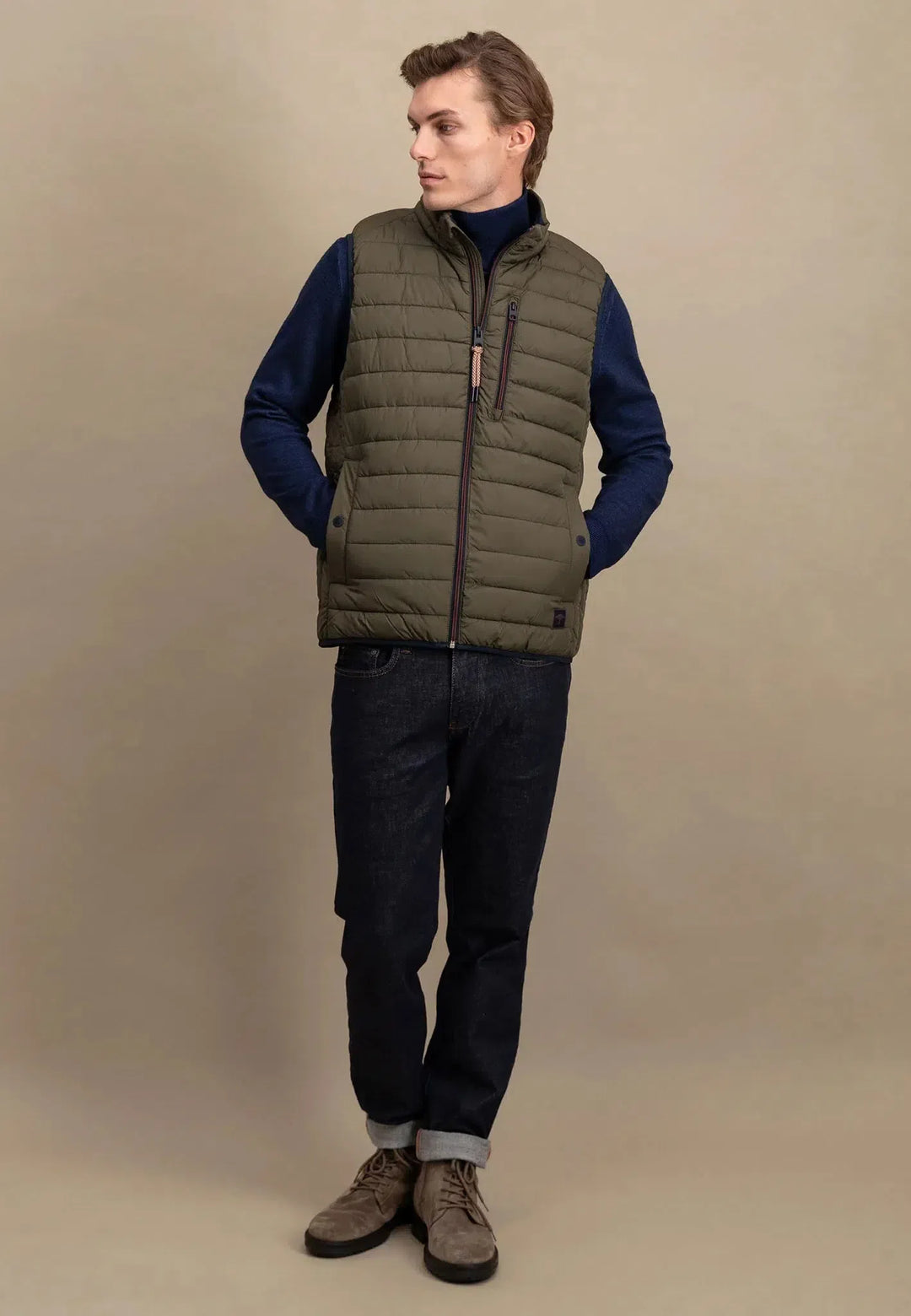 fynch-hatton-Light Weight Gilet Cloud Dark Khaki