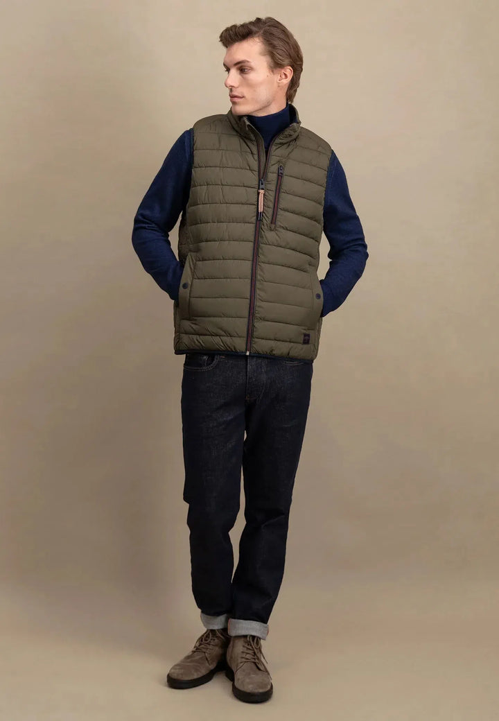 fynch-hatton-Light Weight Gilet Cloud Dark Khaki