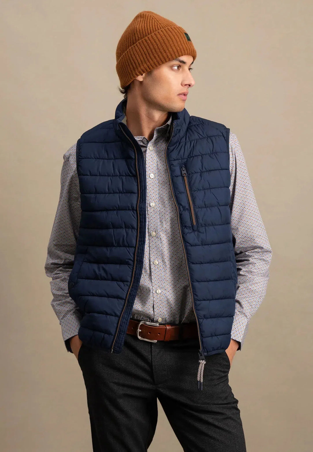 fynch-hatton-Light Weight Gilet Dark Navy