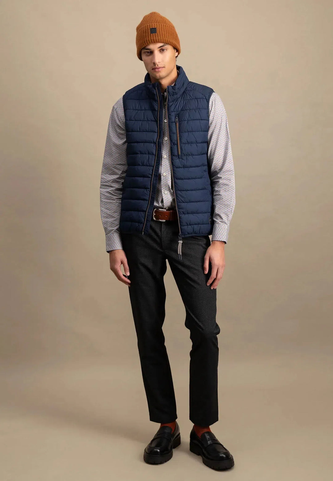 fynch-hatton-Light Weight Gilet Dark Navy