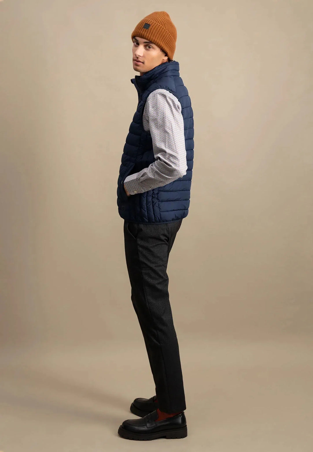fynch-hatton-Light Weight Gilet Dark Navy