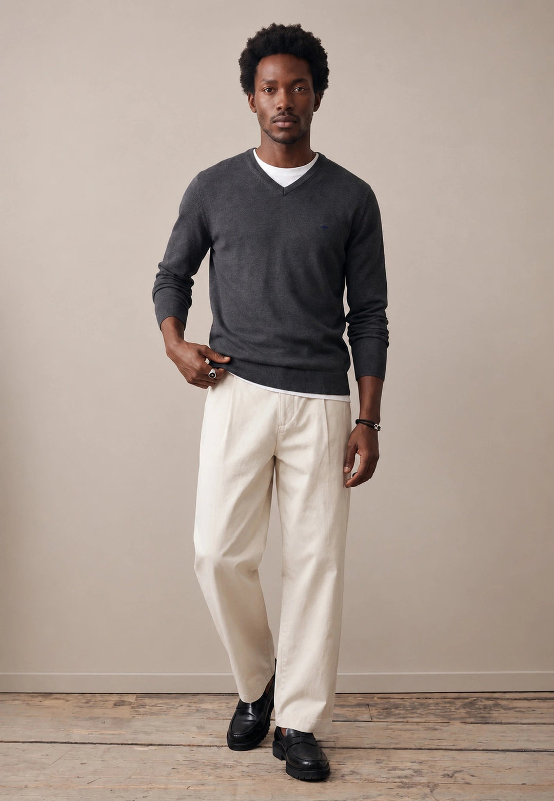 Fynch-Hatton Fine Knit Cotton V-Neck Sweater Black 1614211-999-M